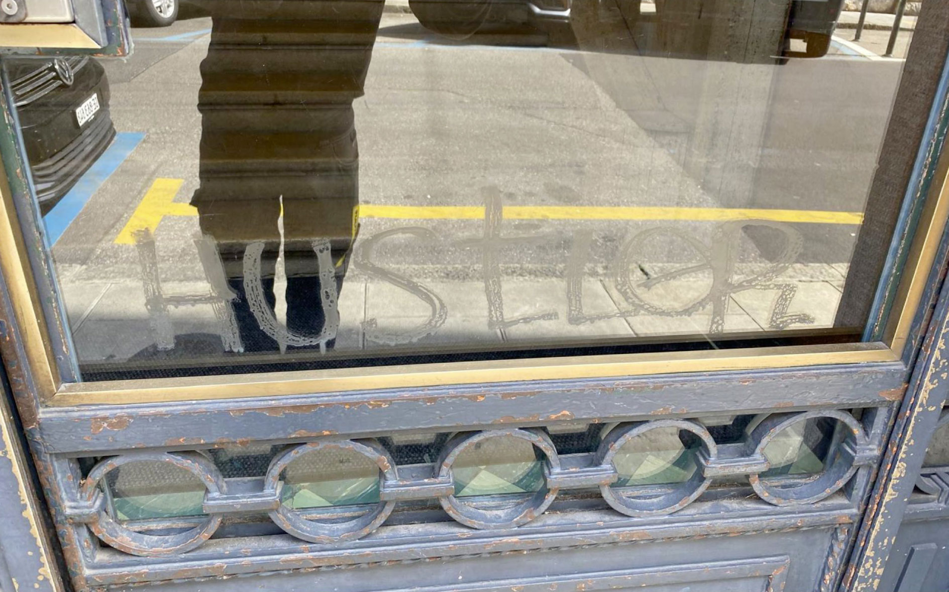 graffiti sur vitre a l acide geneve